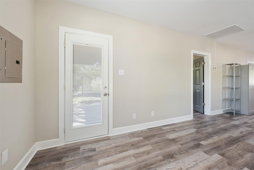400 S Roswell St - Photo 6