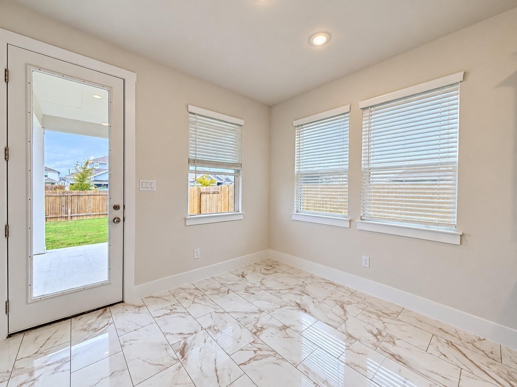 19124 Moreland Ln - Photo 9