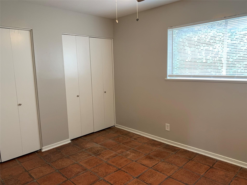 1808 W 35th St - Photo 8