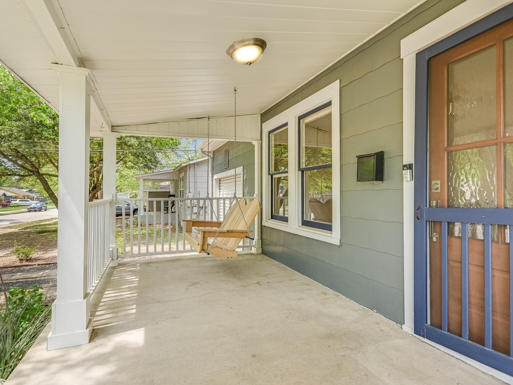 1402 Romeria Dr - Photo 2