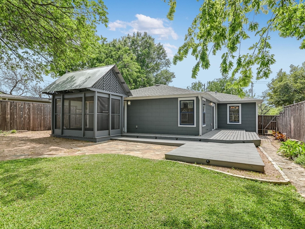 1402 Romeria Dr - Photo 14