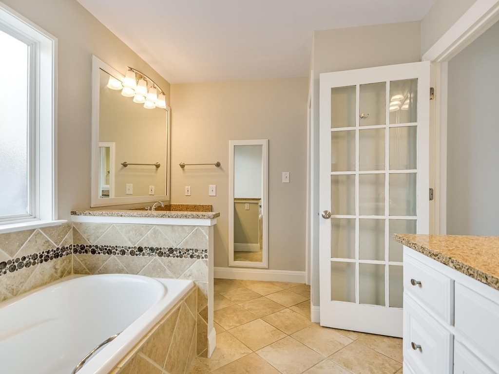 1402 Romeria Dr - Photo 11