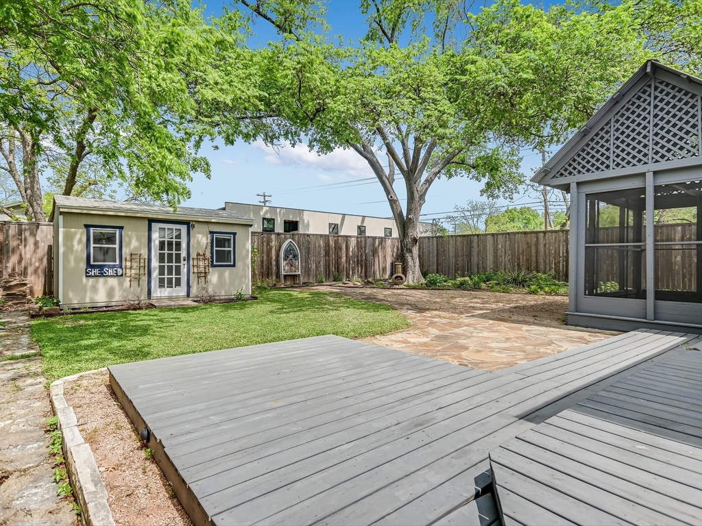 1402 Romeria Dr - Photo 15