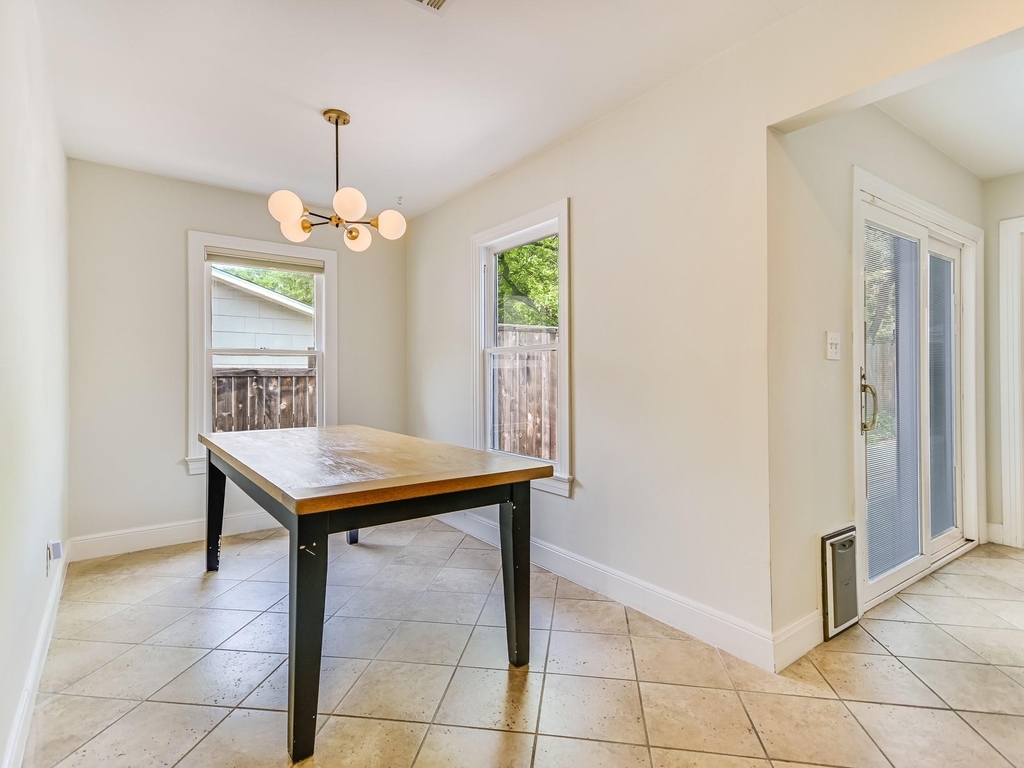 1402 Romeria Dr - Photo 7