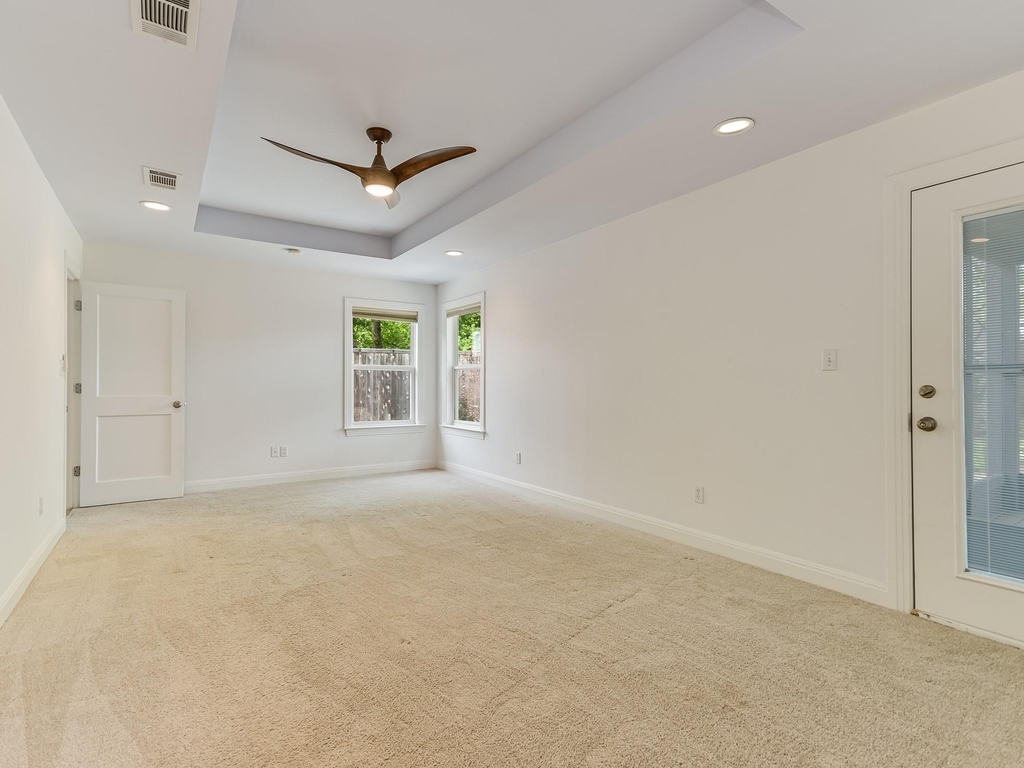 1402 Romeria Dr - Photo 10