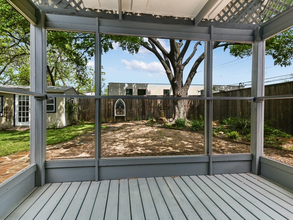 1402 Romeria Dr - Photo 12