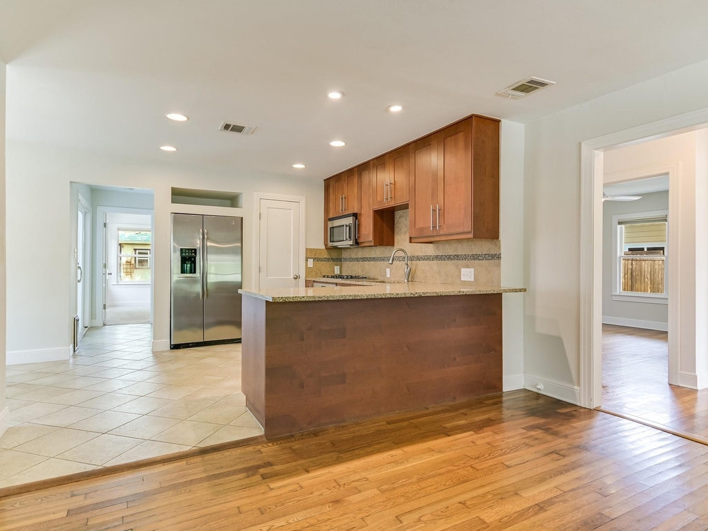 1402 Romeria Dr - Photo 6