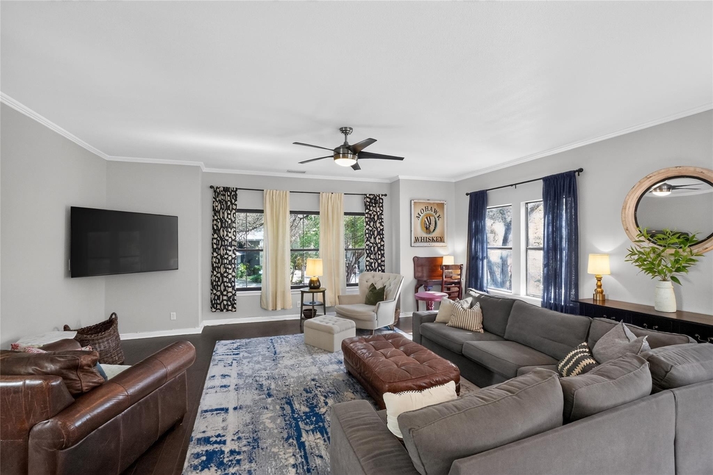 1911 Stoneridge Rd - Photo 4