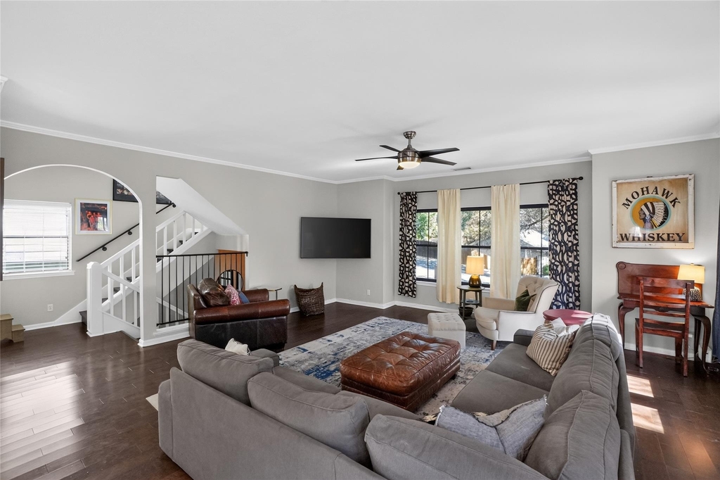 1911 Stoneridge Rd - Photo 5