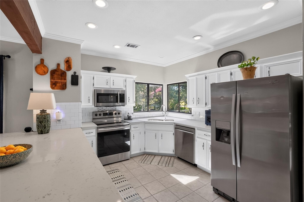 1911 Stoneridge Rd - Photo 6