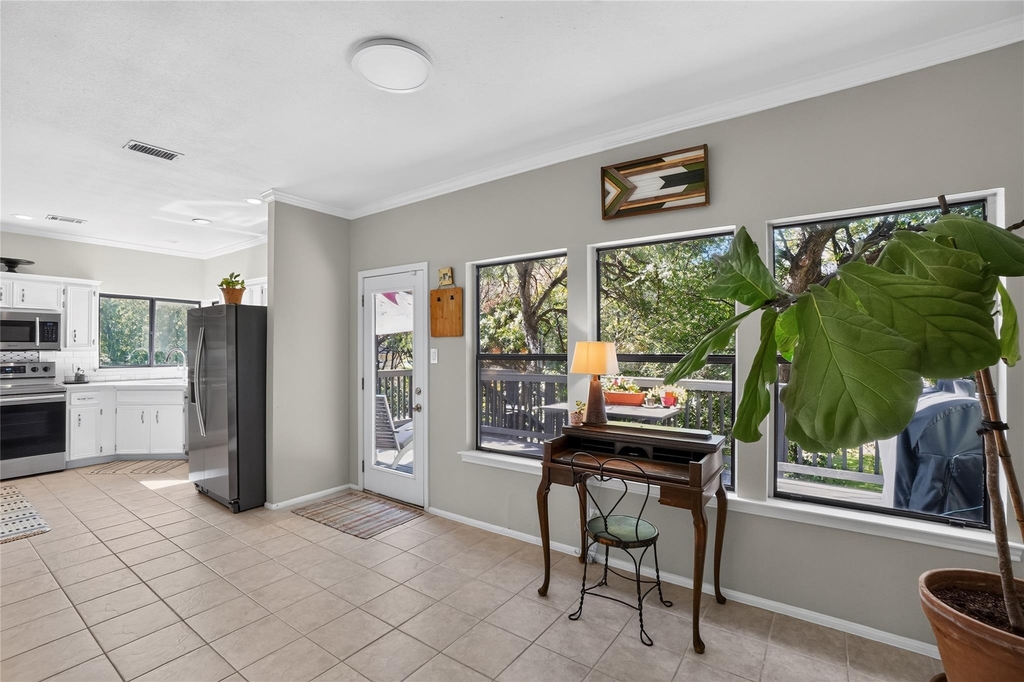 1911 Stoneridge Rd - Photo 8