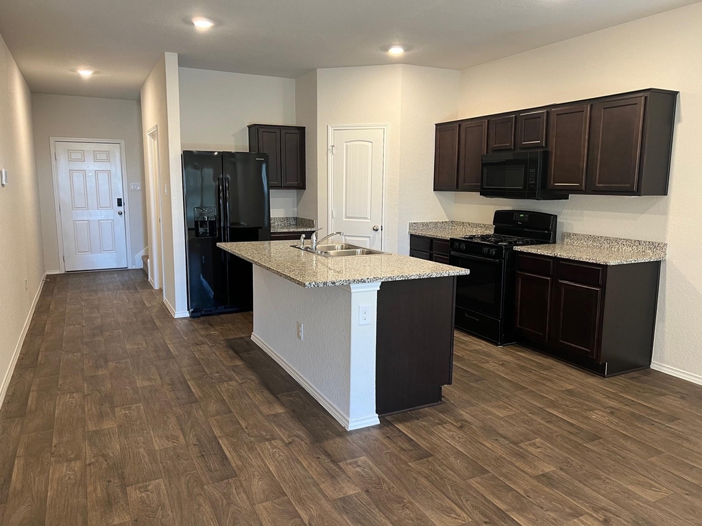 907 Adler Way - Photo 1