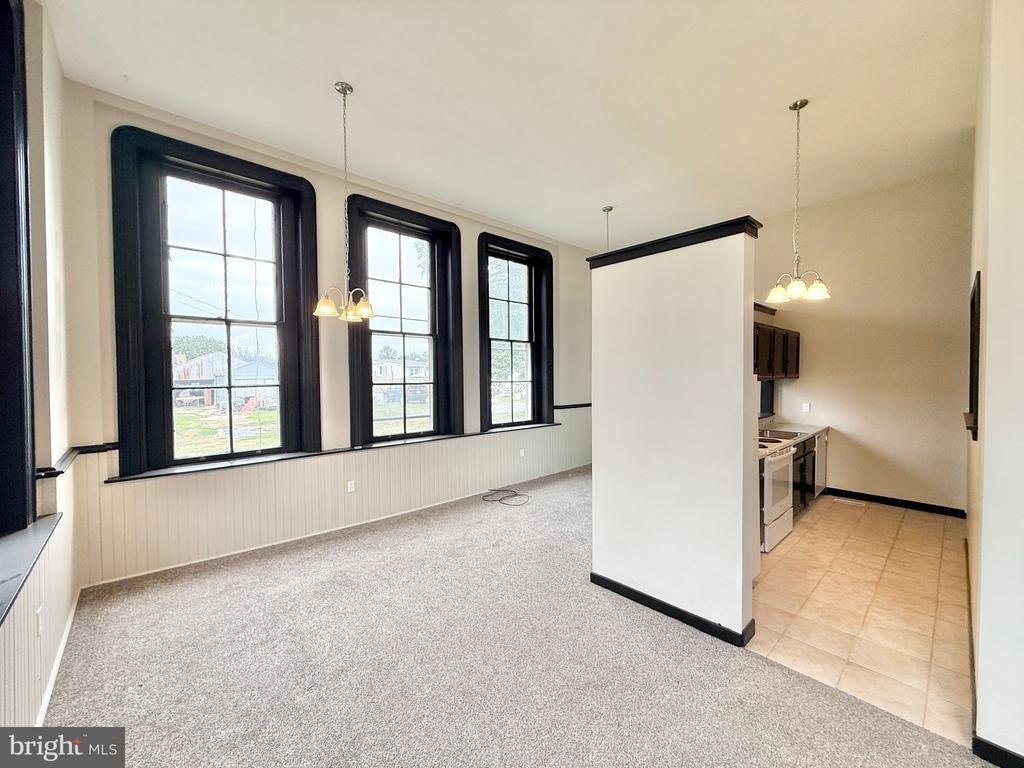 745 Manor Street - Photo 6