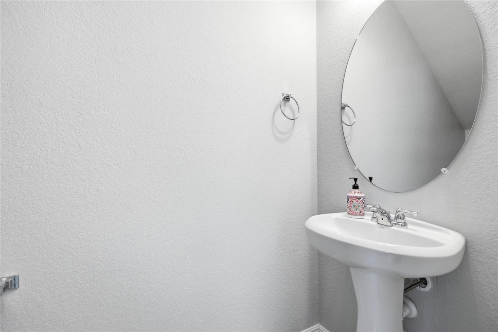 1214 Falconer Way - Photo 4