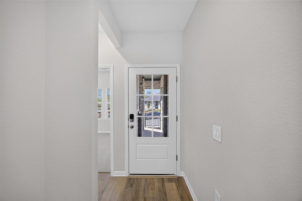 12413 Saint Thomas Dr - Photo 4