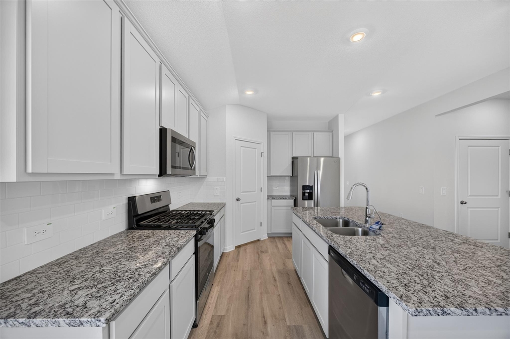 12413 Saint Thomas Dr - Photo 10