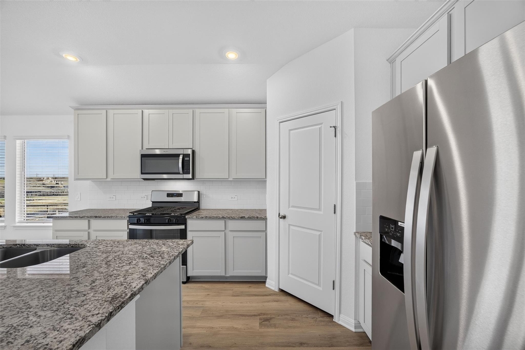 12413 Saint Thomas Dr - Photo 12
