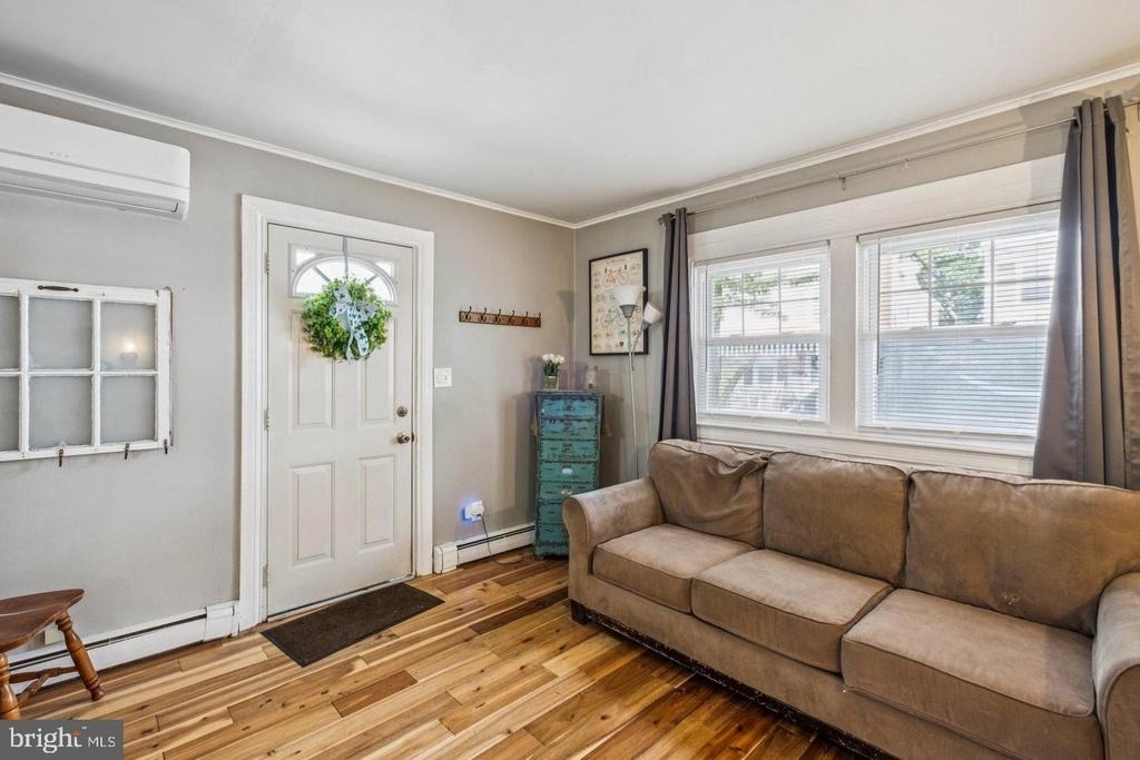 916 Cedar Street - Photo 2