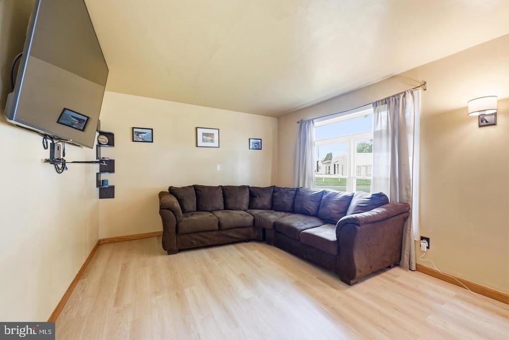 587 Arbor Road - Photo 9
