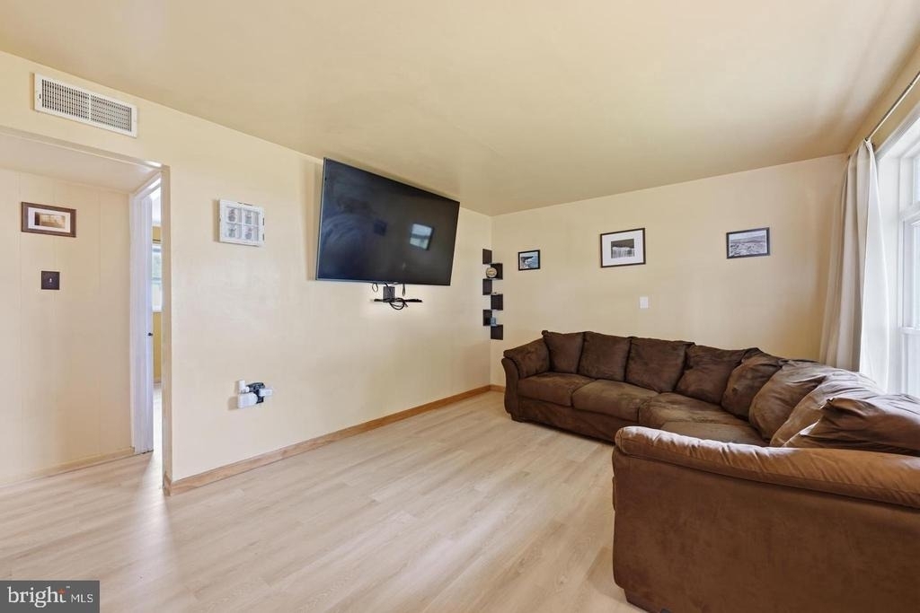 587 Arbor Road - Photo 8