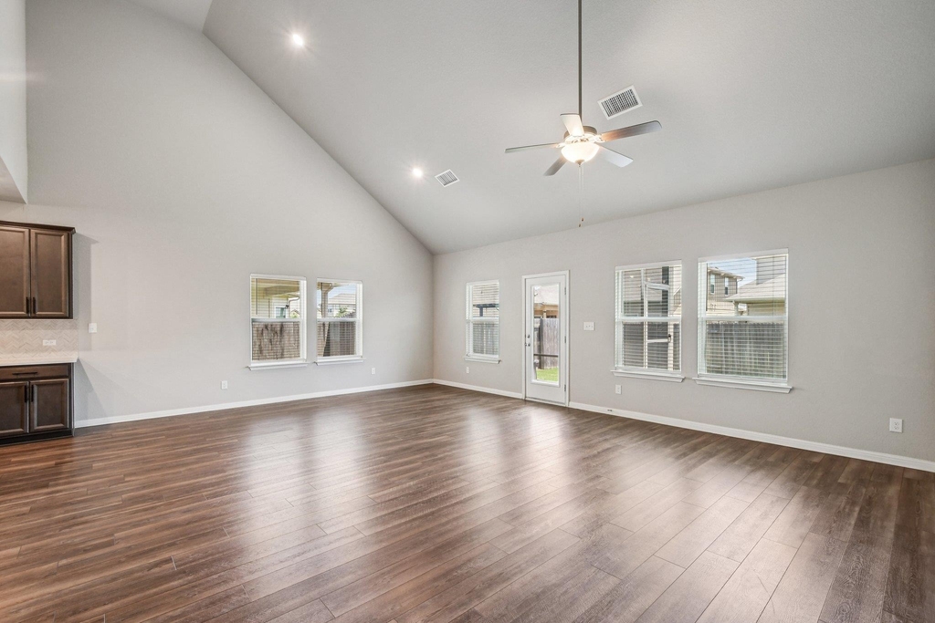 1007 Guadalupe Bass Rd - Photo 6