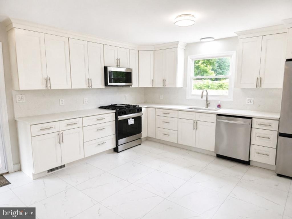 322 Madison Avenue - Photo 5