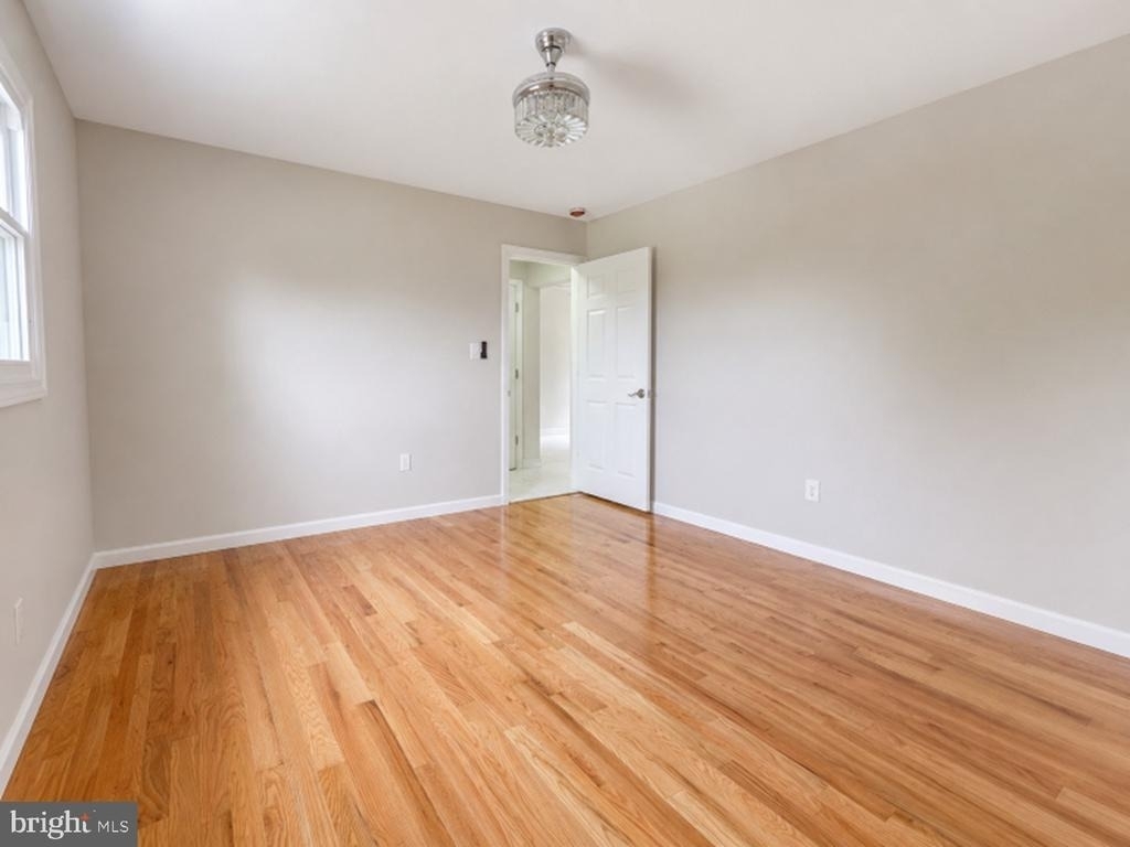 322 Madison Avenue - Photo 9