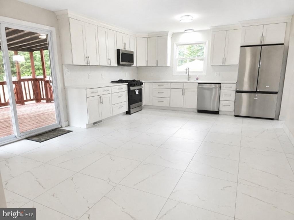 322 Madison Avenue - Photo 4