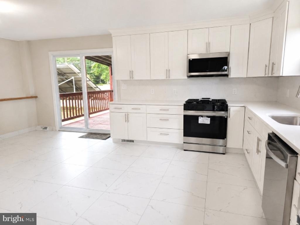 322 Madison Avenue - Photo 7