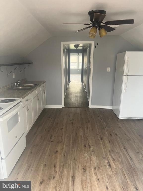 1323b Washington Avenue - Photo 4