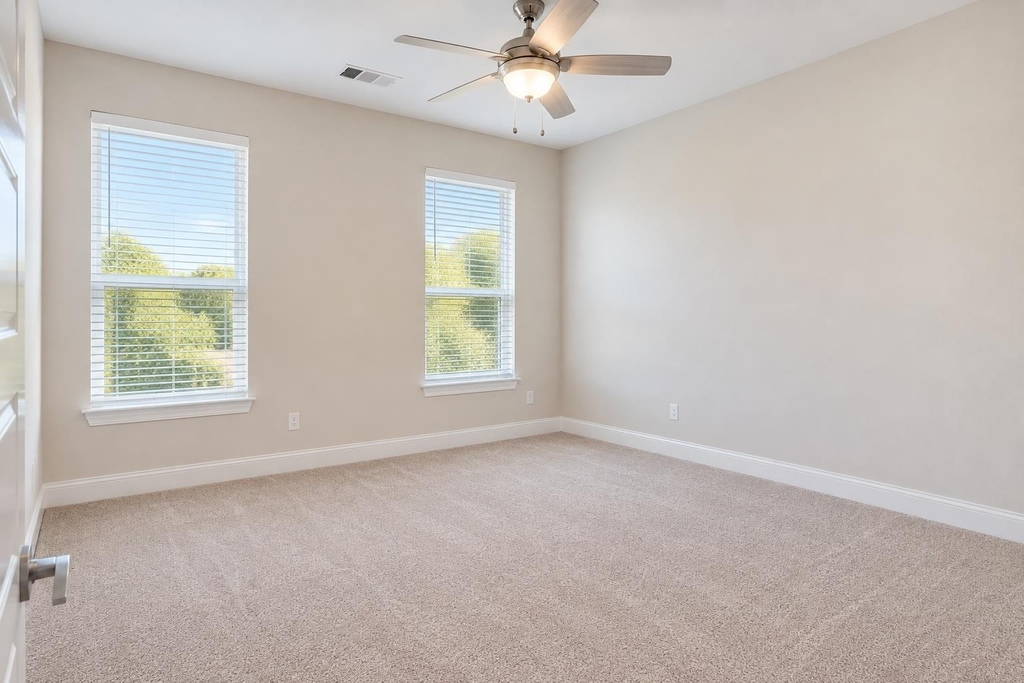 104 Caleb Ct - Photo 10