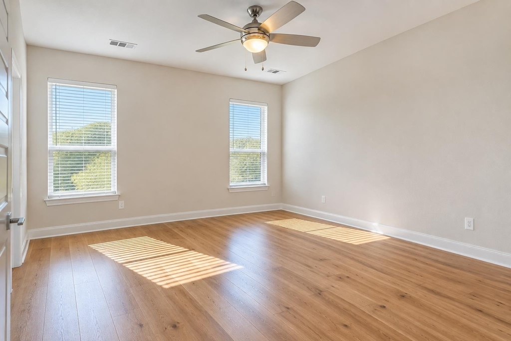 104 Caleb Ct - Photo 7
