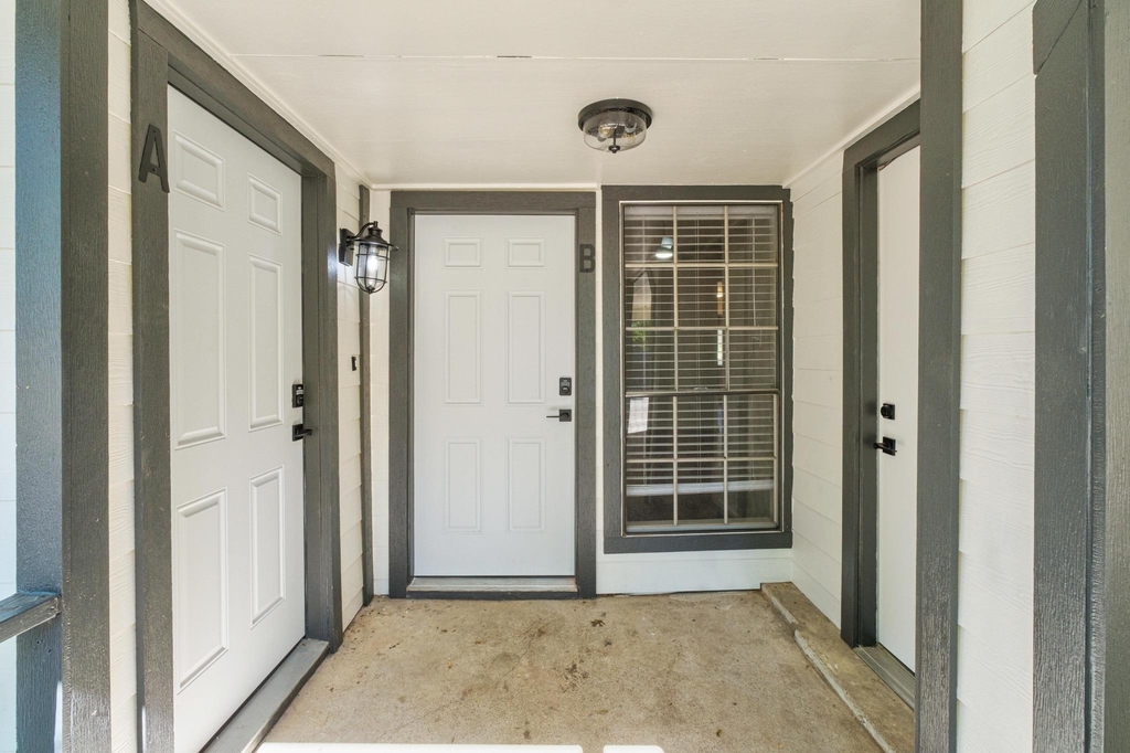 7600 Woodstone Cv - Photo 1