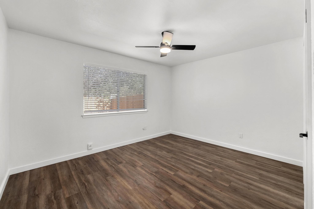 7600 Woodstone Cv - Photo 10