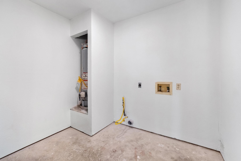7600 Woodstone Cv - Photo 26