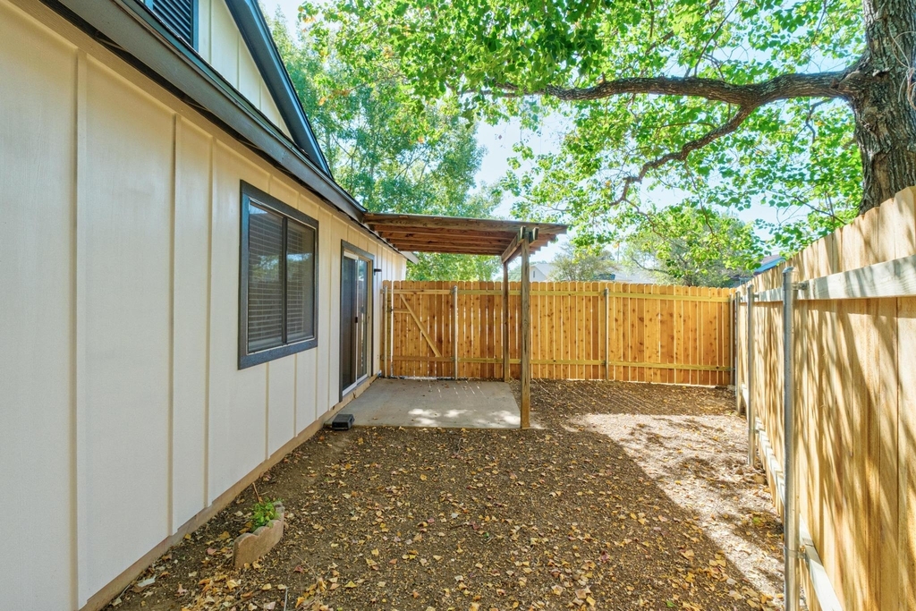 7600 Woodstone Cv - Photo 22