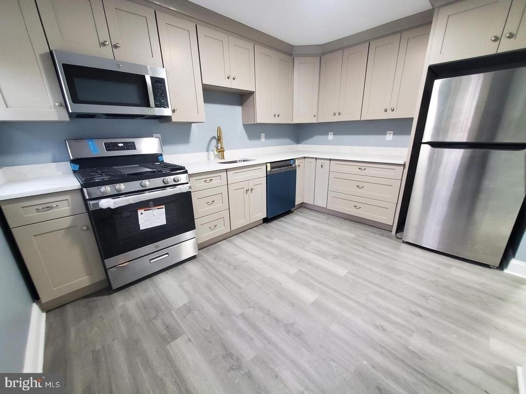 2601 N Lakeshore Drive - Photo 2