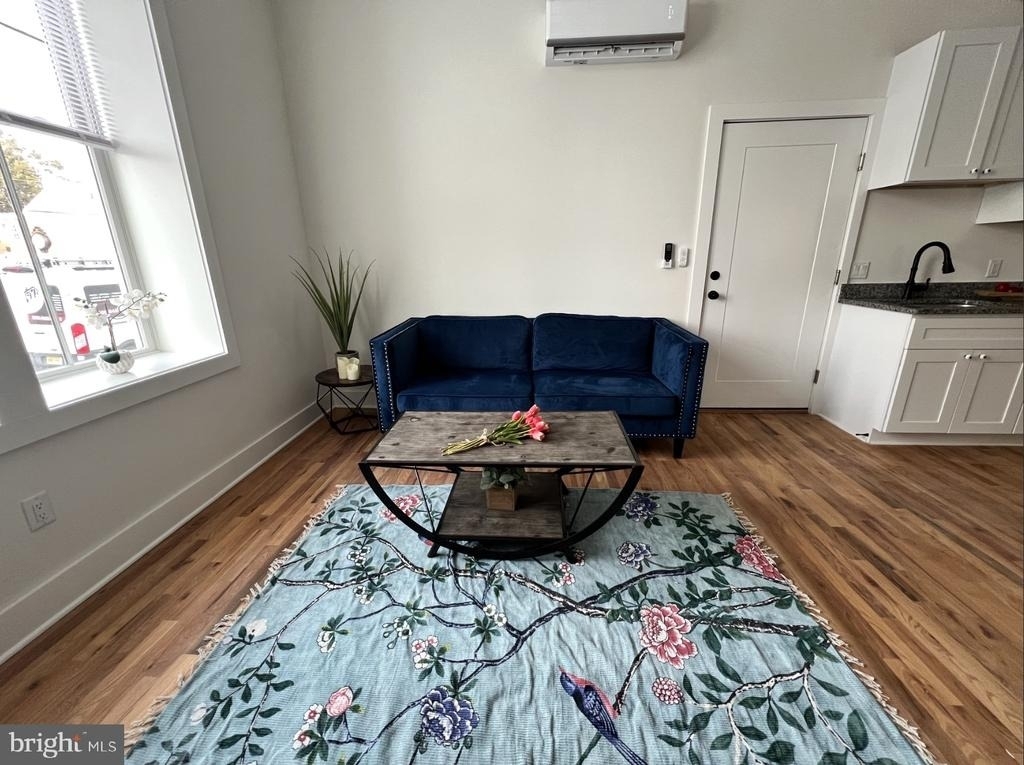 106 E Broad Street - Photo 1