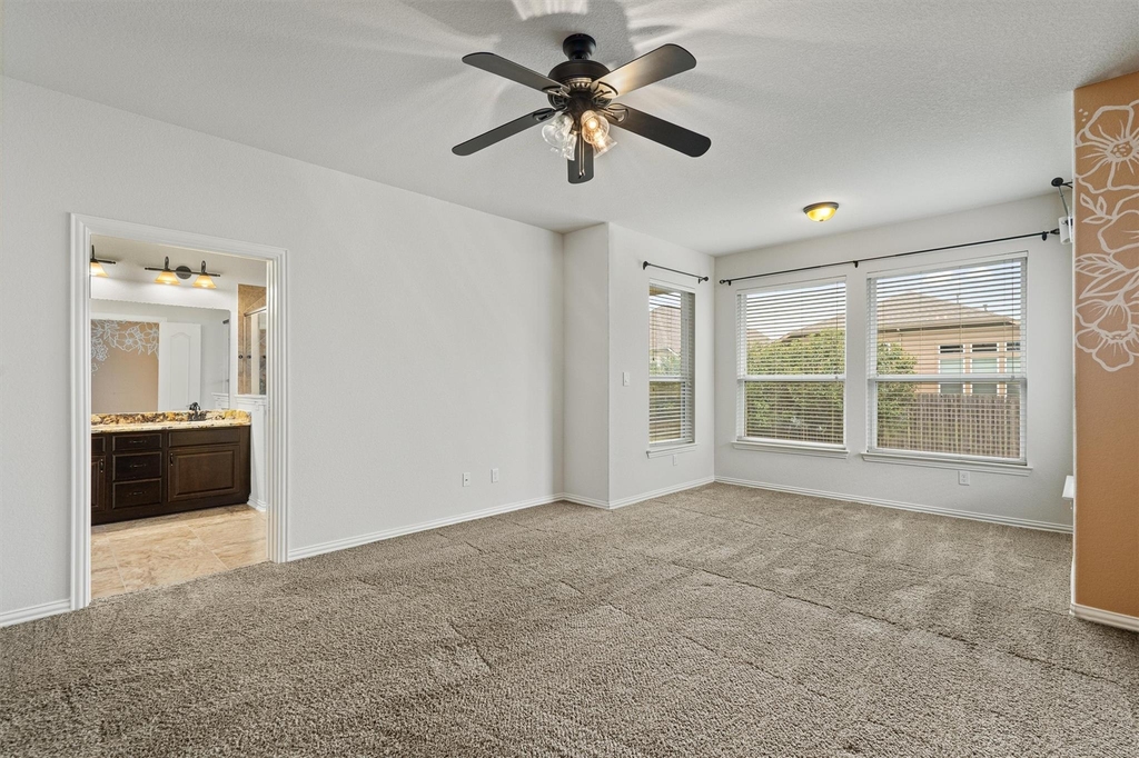 304 Peggy Dr - Photo 13
