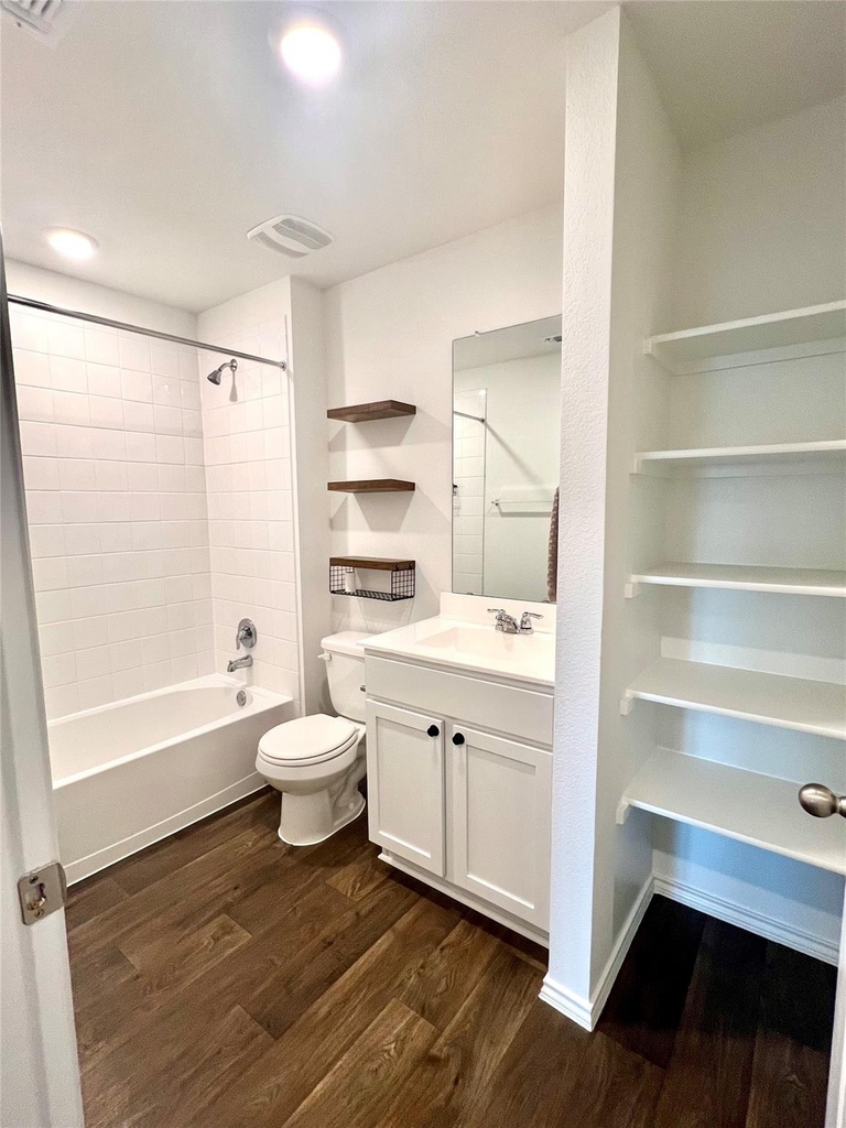 224 Schuenemann Way - Photo 12