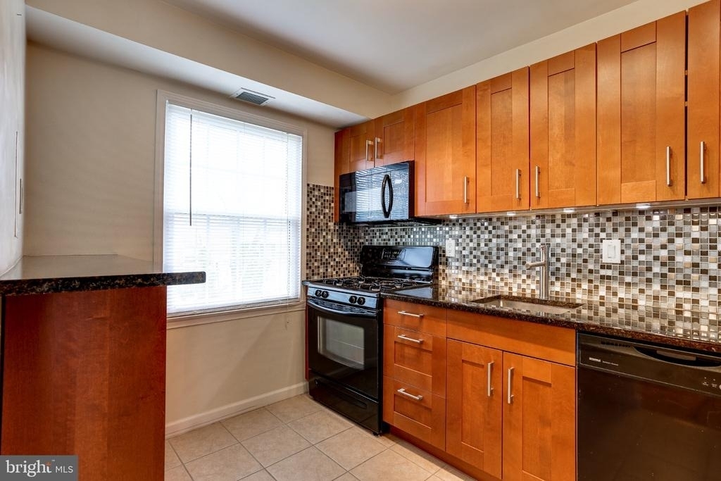 5968 Westchester Park Drive - Photo 8