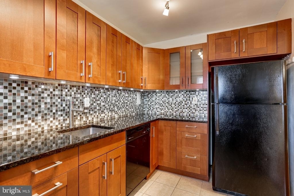 5968 Westchester Park Drive - Photo 9
