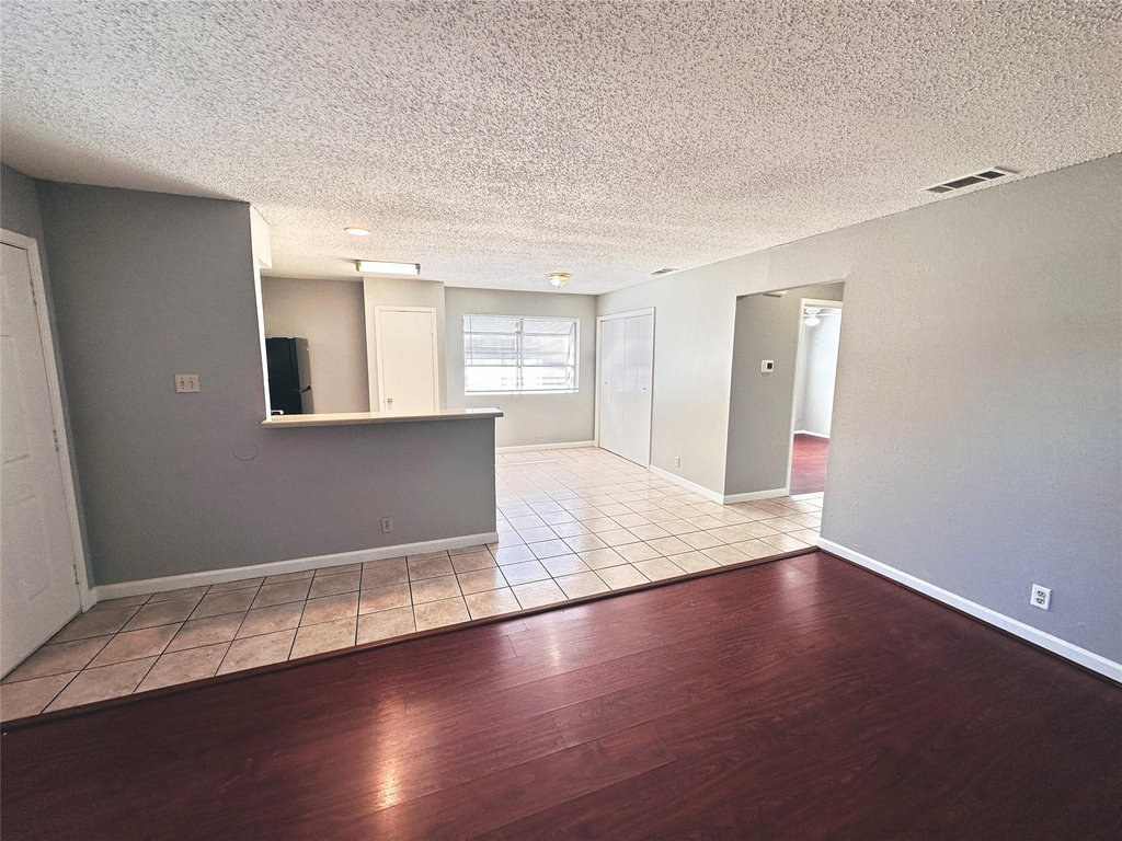 9808 Roxanna Dr - Photo 4