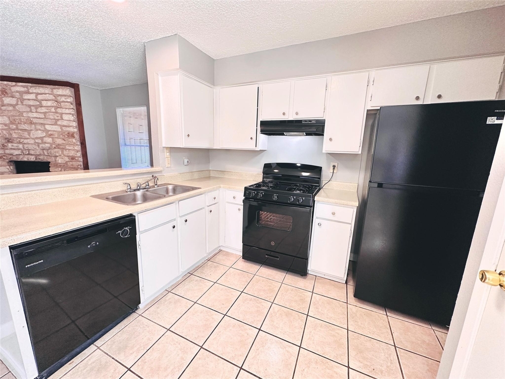 9808 Roxanna Dr - Photo 10