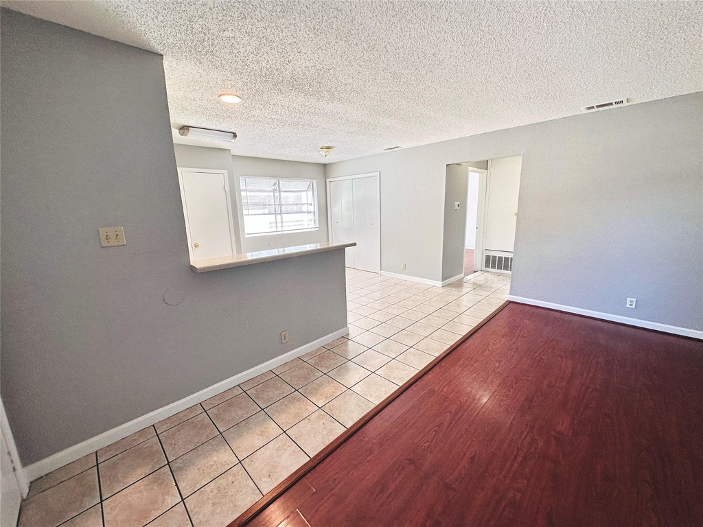 9808 Roxanna Dr - Photo 3