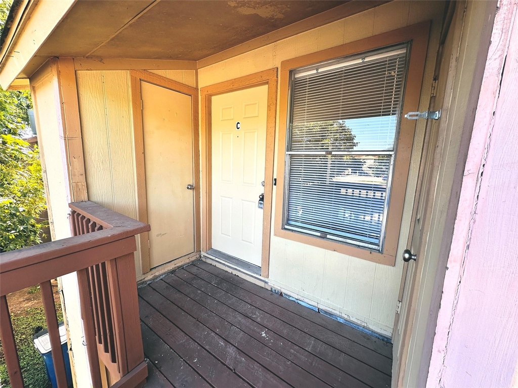 9808 Roxanna Dr - Photo 1