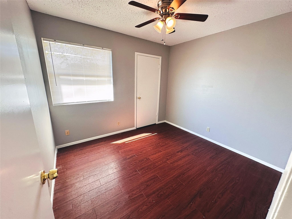 9808 Roxanna Dr - Photo 25