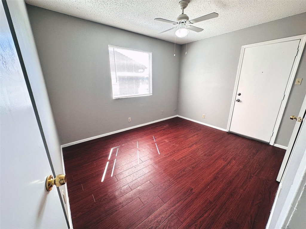 9808 Roxanna Dr - Photo 17