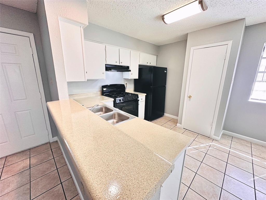 9808 Roxanna Dr - Photo 9