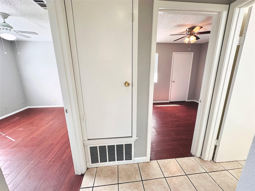 9808 Roxanna Dr - Photo 16